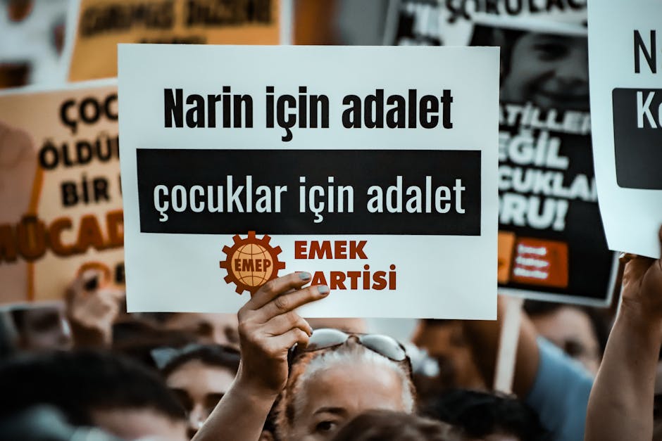 Photo of cybersecurity team reviewing a vulnerability disclosure program in a hands-on guide about A Hands-On Guide to Building a Vulnerability Disclosure Program (VDP) the Right Way.